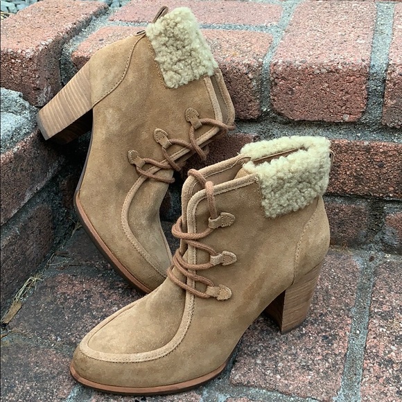 Ugg boots size 8 - Picture 12 of 16